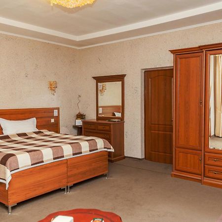Ajour Hotell Alma-Ata Exteriör bild