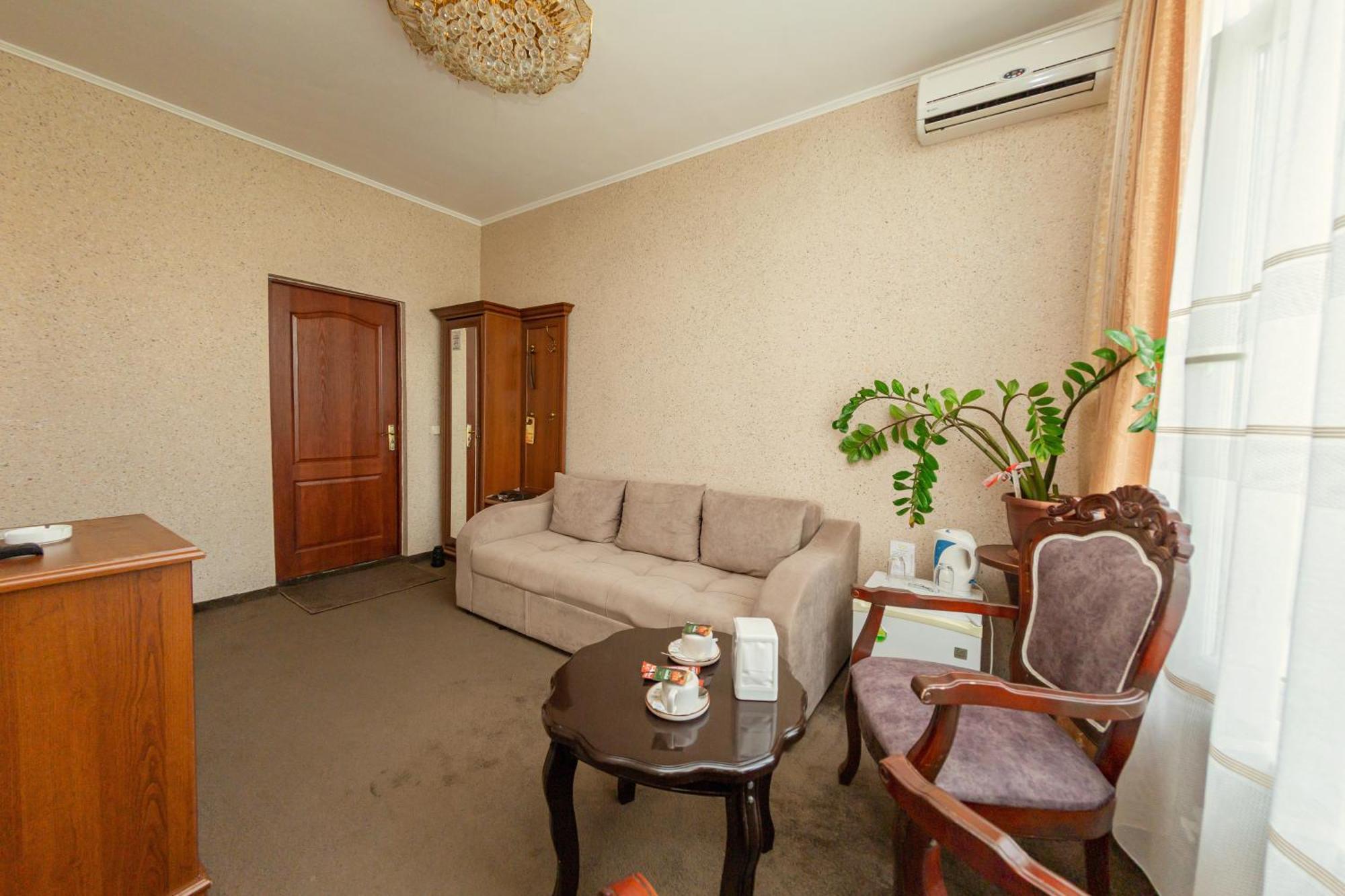 Ajour Hotell Alma-Ata Exteriör bild