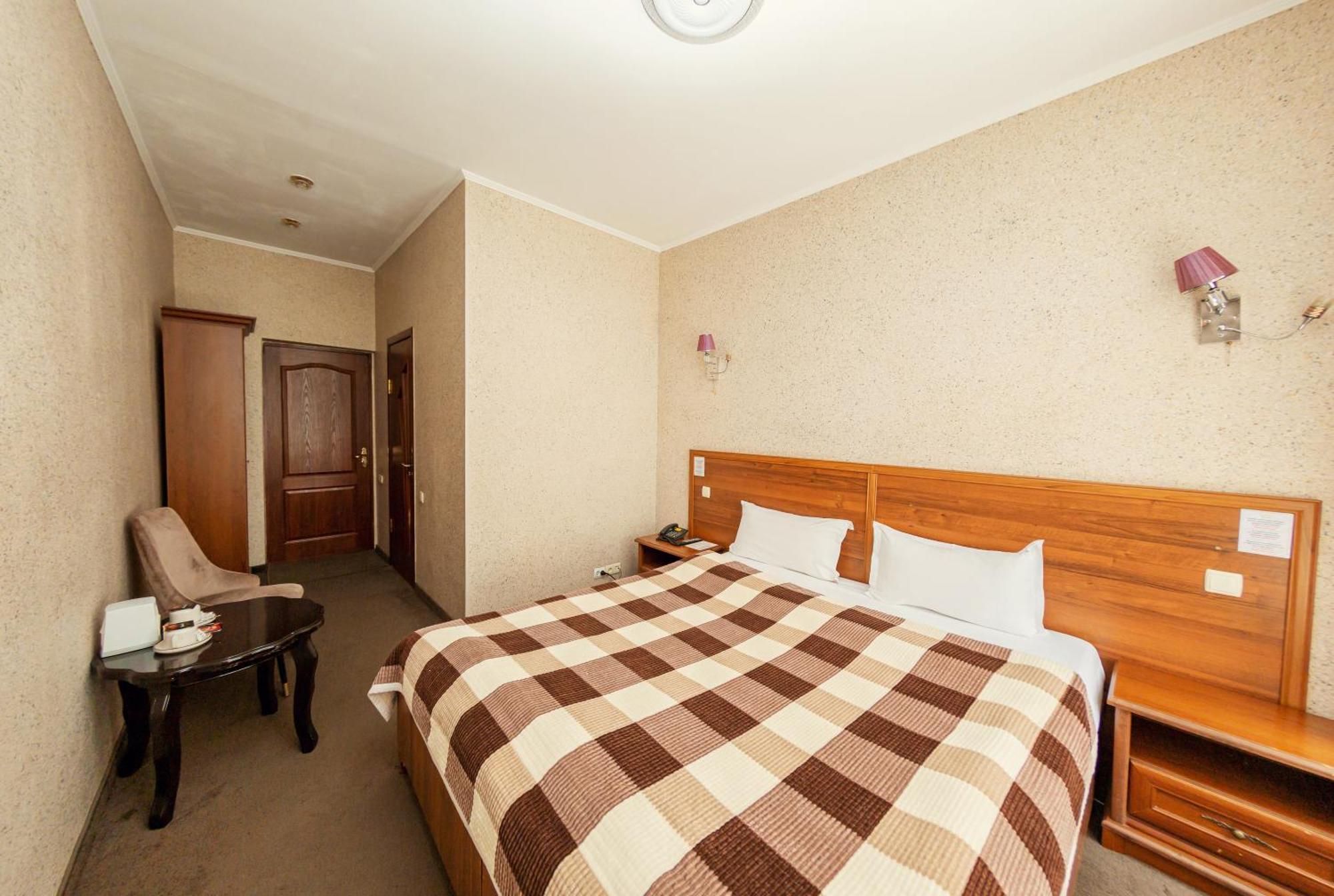 Ajour Hotell Alma-Ata Exteriör bild
