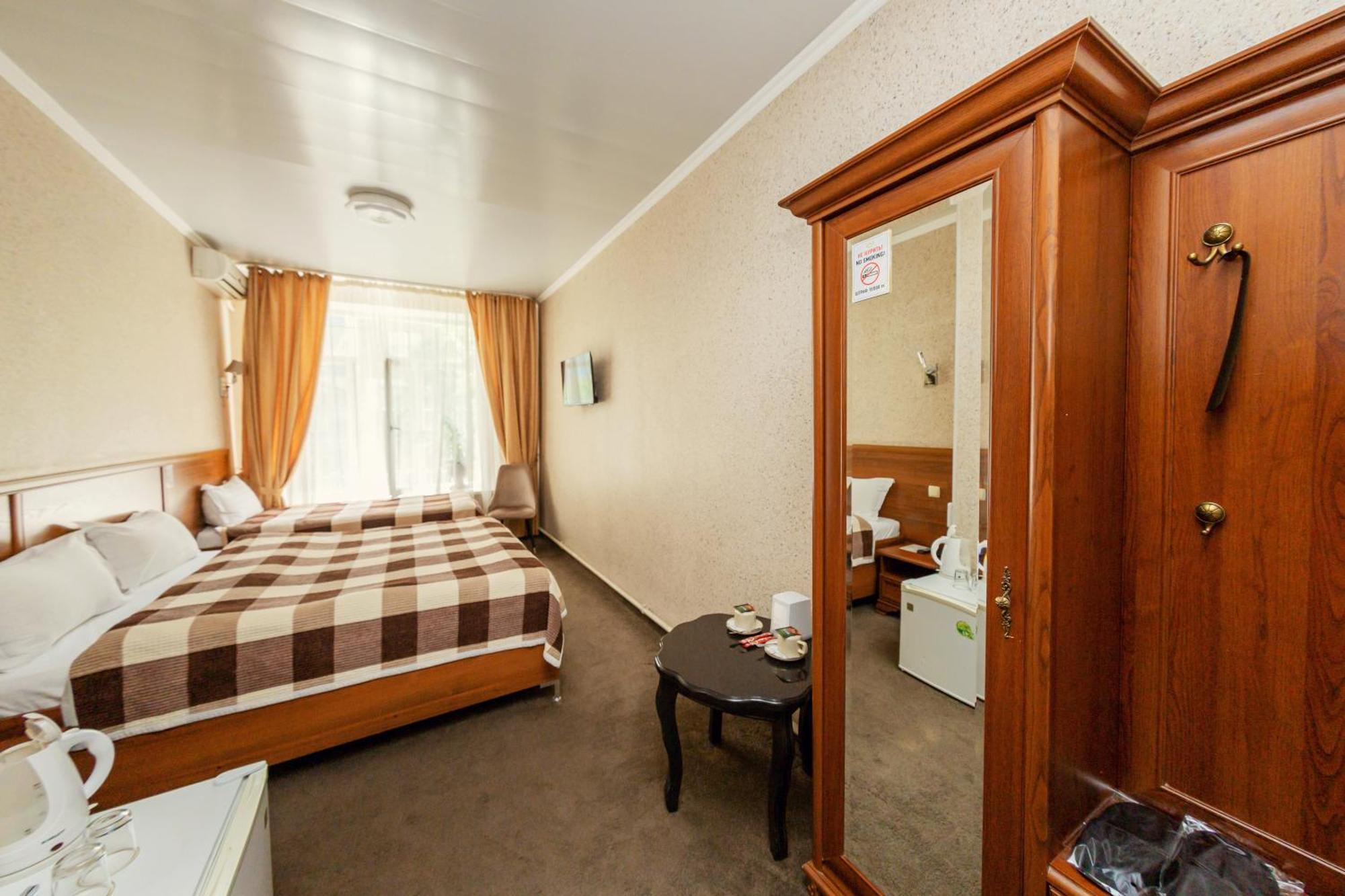 Ajour Hotell Alma-Ata Exteriör bild