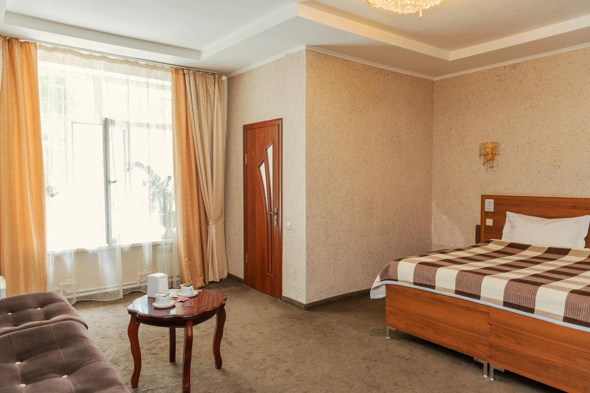 Ajour Hotell Alma-Ata Exteriör bild