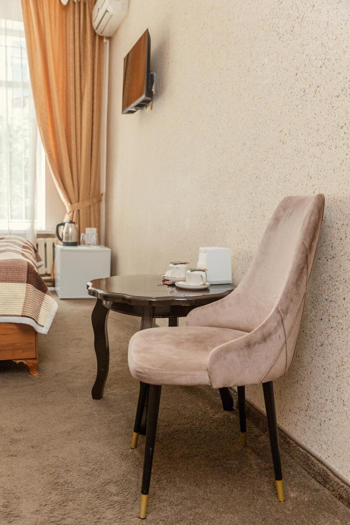 Ajour Hotell Alma-Ata Exteriör bild