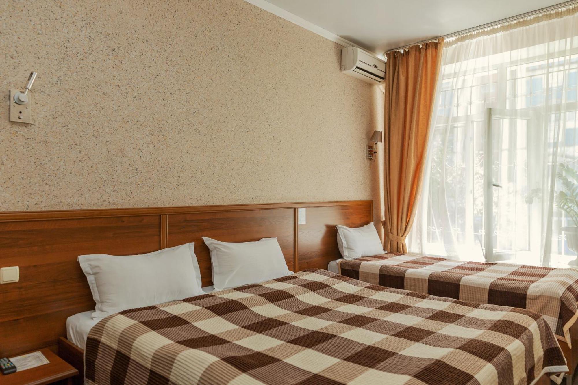 Ajour Hotell Alma-Ata Exteriör bild